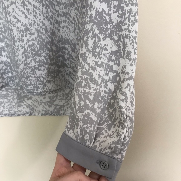 Kenneth Cole Select Women’s Blouse | Grey and White Split Neck Long Sleeve Top - Picture 5 of 12